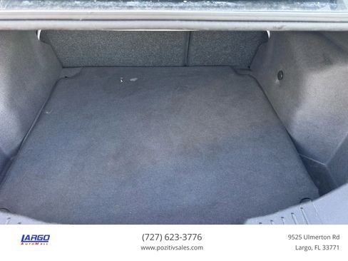 Used 2018 Ford Focus SE w/ SE Appearance Package image 24