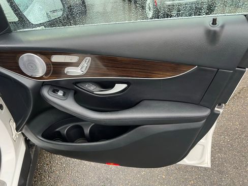 Used 2017 Mercedes-Benz GLC 300 4MATIC image 28