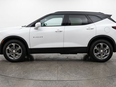 Used 2025 Chevrolet Blazer LT FWD image 5