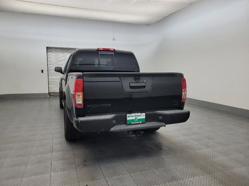 Used 2018 Nissan Frontier SV image 6