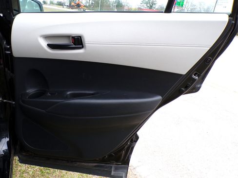 Used 2022 Toyota Corolla Cross L image 28