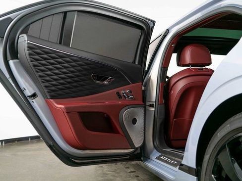 Used 2022 Bentley Flying Spur W12 image 14