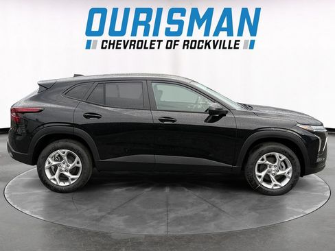 New 2026 Chevrolet Trax LS w/ LS Convenience Package FWD image 7