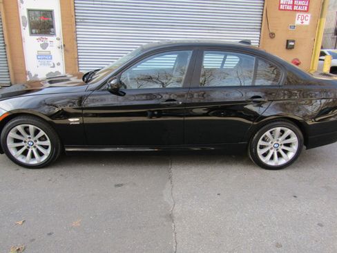 Used 2011 BMW 328i xDrive Sedan image 2