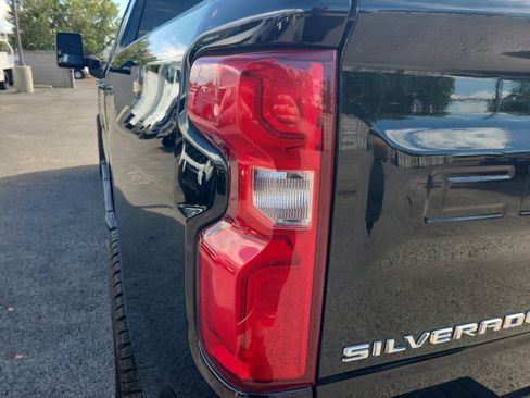 Used 2022 Chevrolet Silverado 1500 LT Trail Boss w/ Convenience Package II AWD/4WD image 25