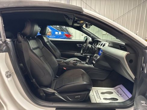 Used 2017 Ford Mustang Premium image 20