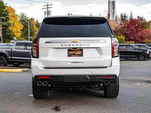 Used 2022 Chevrolet Suburban High Country image 5