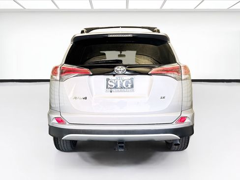 Used 2016 Toyota RAV4 SE FWD image 5