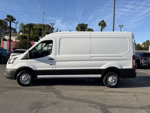 Used 2023 Ford Transit 250 Medium Roof AWD image 4