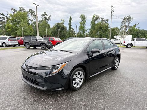 Used 2024 Toyota Corolla LE FWD image 8