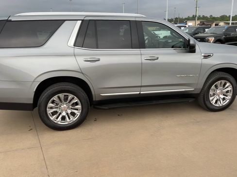 Used 2025 GMC Yukon Denali AWD/4WD image 8