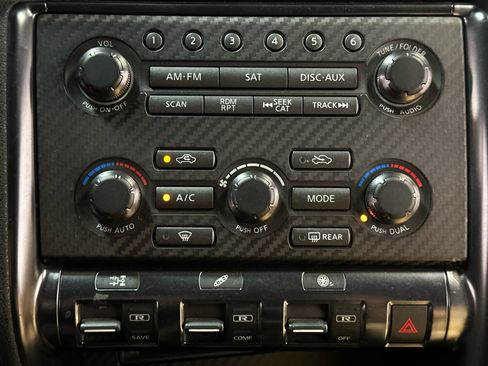 Used 2015 Nissan GT-R Premium image 34