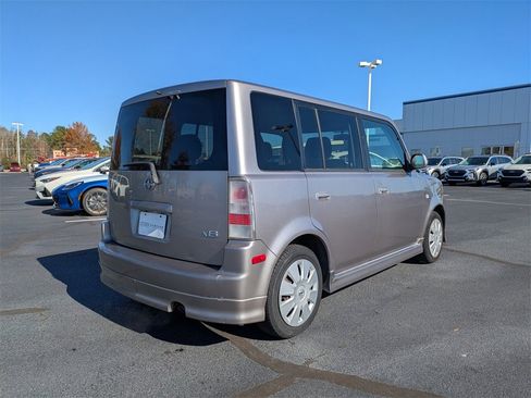 Used 2006 Scion xB image 6