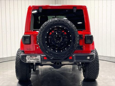 Used 2018 Jeep Wrangler Unlimited Sahara w/ Uconnect 4C Nav & Sound Group image 4