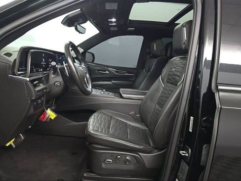 Used 2023 Cadillac Escalade ESV V AWD/4WD image 3
