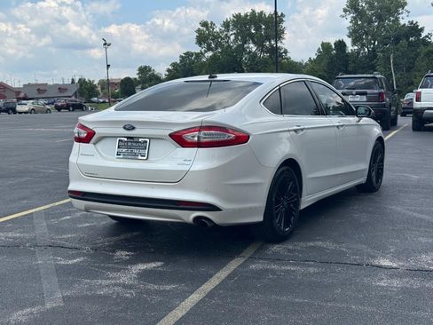 Used 2016 Ford Fusion SE w/ Equipment Group 202A FWD image 4