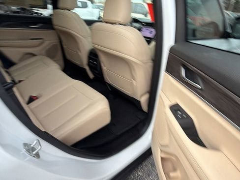 Used 2025 Jeep Grand Cherokee Limited w/ Trailer Tow Package image 18