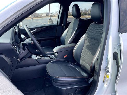 Certified 2023 Ford Escape ST-Line w/ Tech Pack #1 image 7