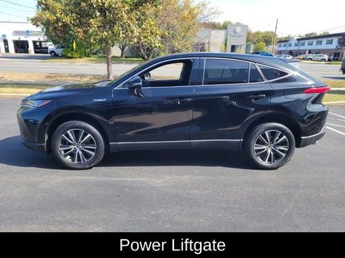 Certified 2021 Toyota Venza LE image 9