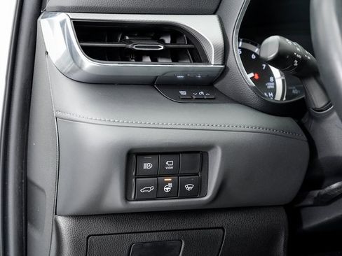 Used 2022 Toyota Highlander Platinum image 10