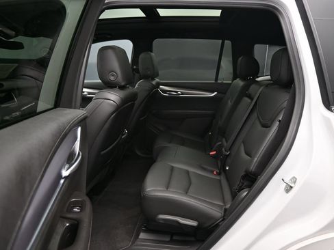 Used 2024 Cadillac XT6 Luxury w/ LPO, Floor Liner Package AWD/4WD image 24