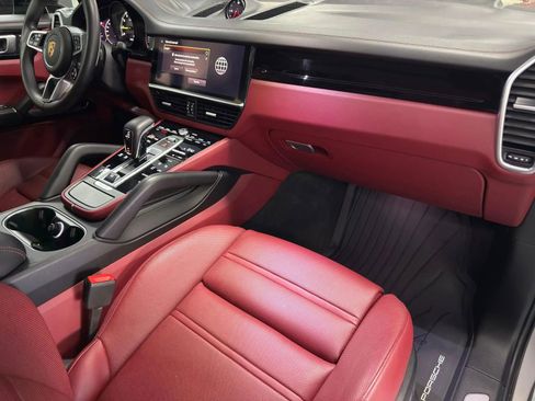 Used 2022 Porsche Cayenne Platinum Edition w/ Premium Package Plus AWD/4WD image 41