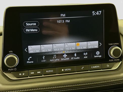 Used 2025 Nissan Rogue SV image 21