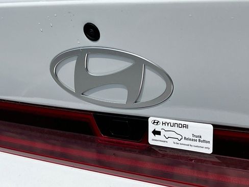 New 2025 Hyundai Elantra SEL FWD image 33