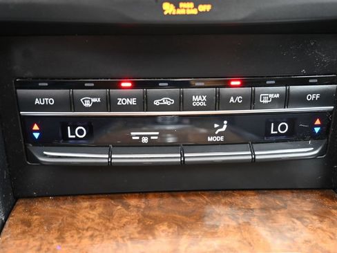 Used 2016 Mercedes-Benz E 350 4MATIC Sedan image 26