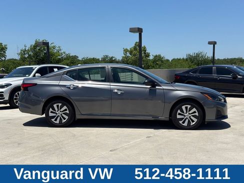 Used 2025 Nissan Altima 2.5 S FWD image 3
