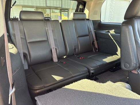 Used 2014 GMC Yukon Denali image 32