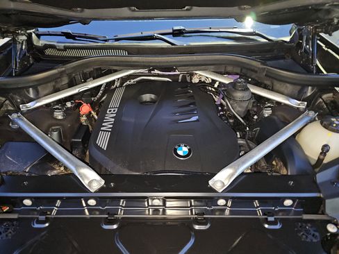 Used 2023 BMW X7 xDrive40i w/ Executive Package image 33