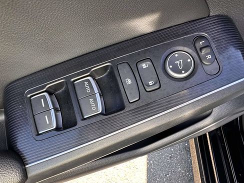 Used 2024 Honda Civic Touring image 9