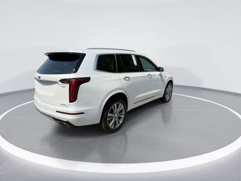 Used 2024 Cadillac XT6 Premium Luxury w/ Technology Package AWD/4WD image 8