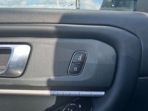 Used 2025 Ford Explorer ST-Line image 25