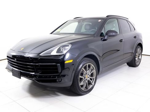 Used 2023 Porsche Cayenne AWD/4WD image 1