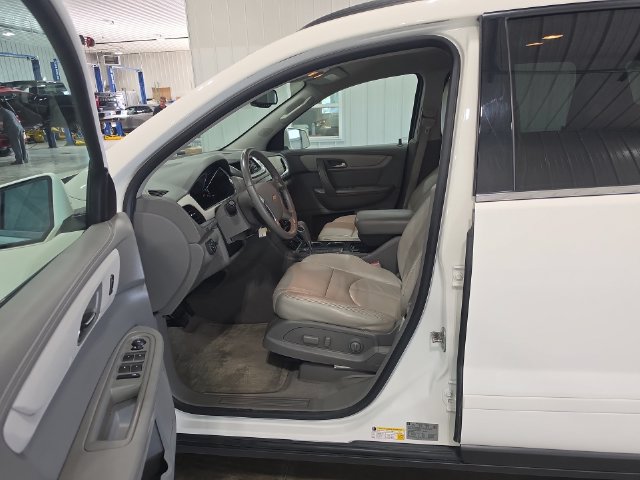 Used 2015 Chevrolet Traverse LT FWD image 21