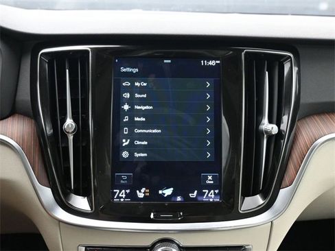 Used 2022 Volvo S60 B5 Momentum w/ Premium Package image 15