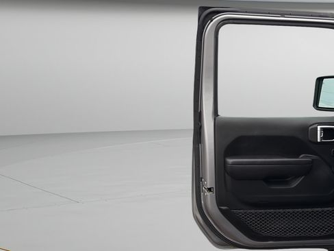 Used 2018 Jeep Wrangler Unlimited Rubicon AWD/4WD image 11