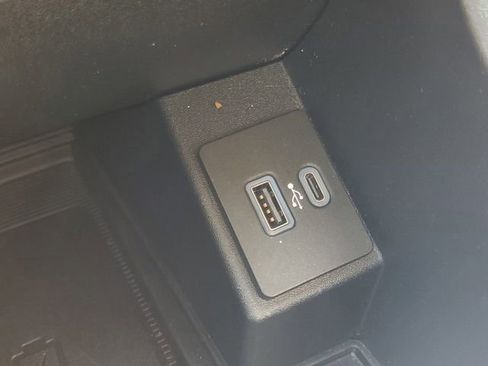 Used 2022 Ford Edge SEL w/ Convenience Package image 29