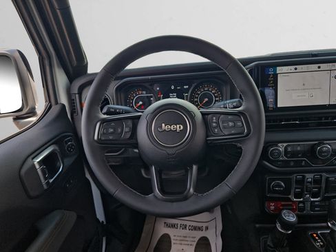 Used 2026 Jeep Gladiator Mojave AWD/4WD image 12
