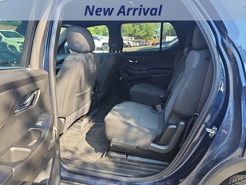 Used 2023 Chevrolet Traverse LT FWD image 6