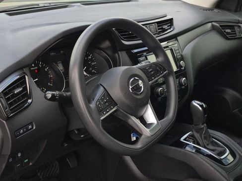 Used 2020 Nissan Rogue Sport S image 22