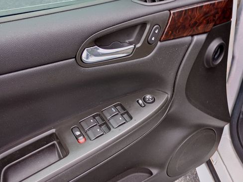 Used 2014 Chevrolet Impala Limited LS FWD image 12