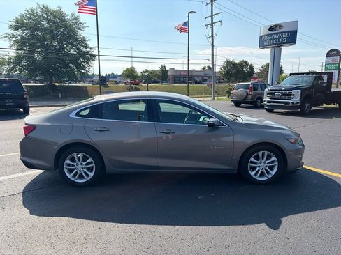 Used 2017 Chevrolet Malibu LT FWD image 8
