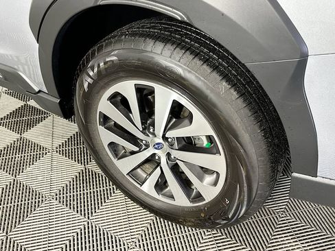 Used 2025 Subaru Outback Premium w/ Popular Package #1A image 38