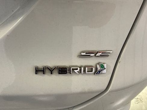 Used 2018 Ford Fusion SE FWD image 15