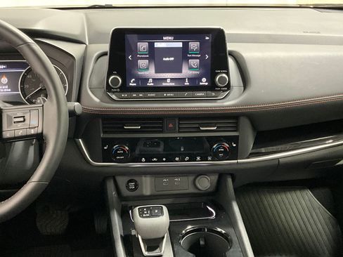 Used 2025 Nissan Rogue SV w/ Rock Creek Premium Package image 8