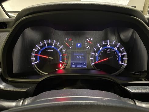 Used 2019 Toyota 4Runner Limited AWD/4WD image 13