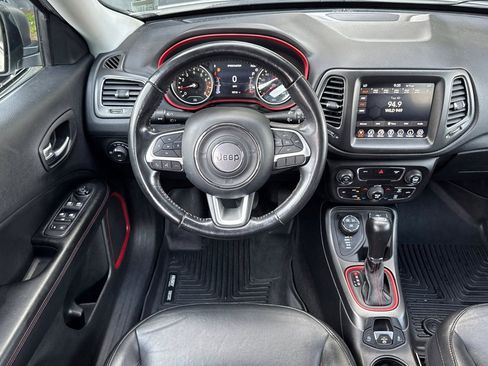 Used 2019 Jeep Compass Trailhawk AWD/4WD image 18